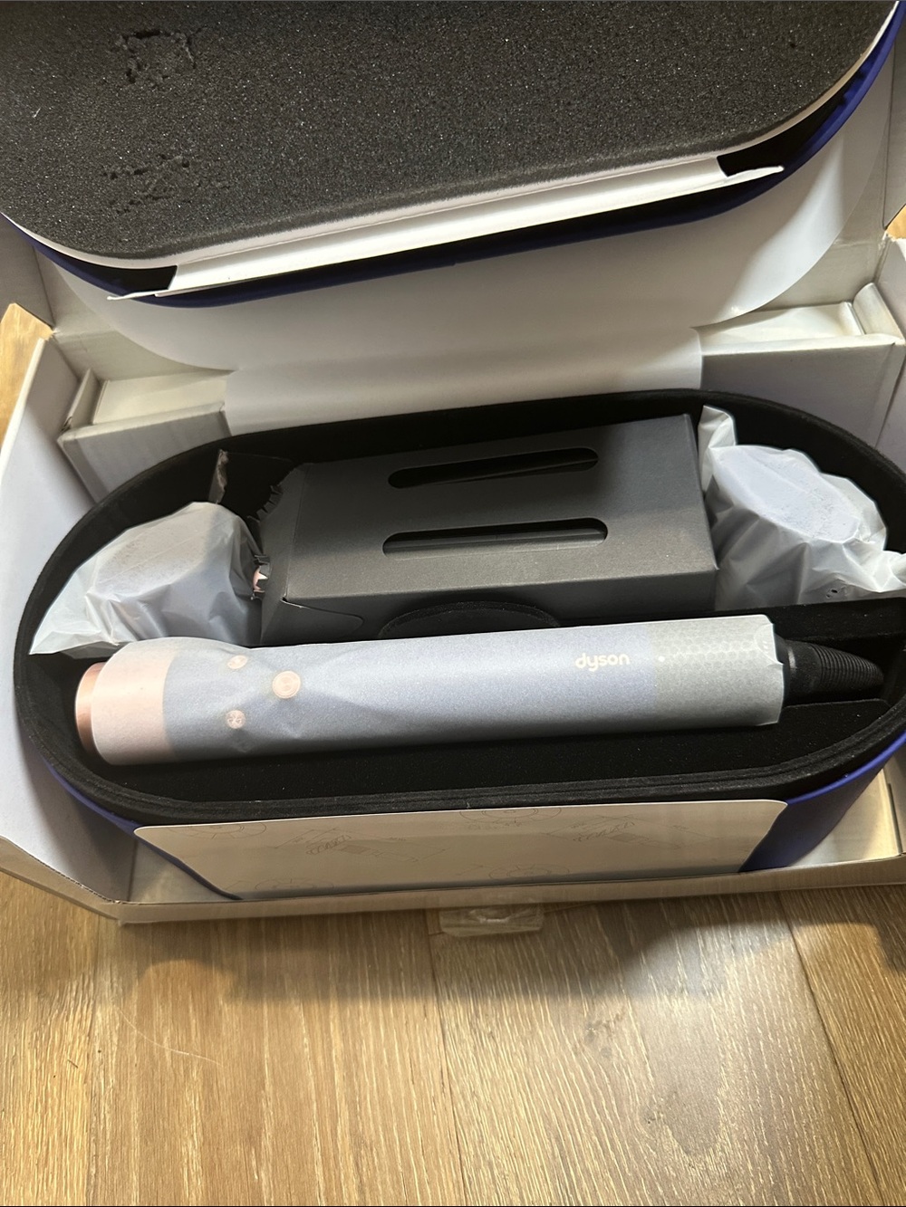 Dyson Airwrap Complete Long in Blue and Rose-Gold Accents (001) - Picture 3 of 4